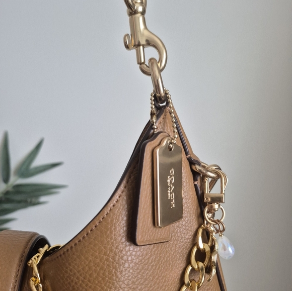 Coach Amber Saddle Brown Leather Hobo Shoulder Bag with Gold Accents - Picture 5 of 10